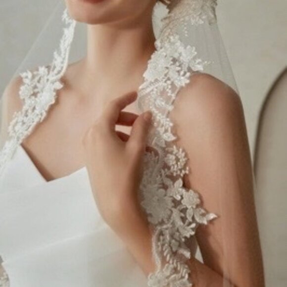 Ivory Cathedral Length Veil with Floral Applique border - Picture 1 of 4